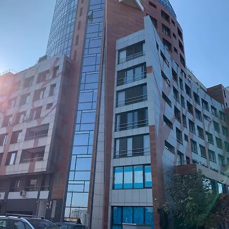 Slivercity Next To Paradise Mall Appartement